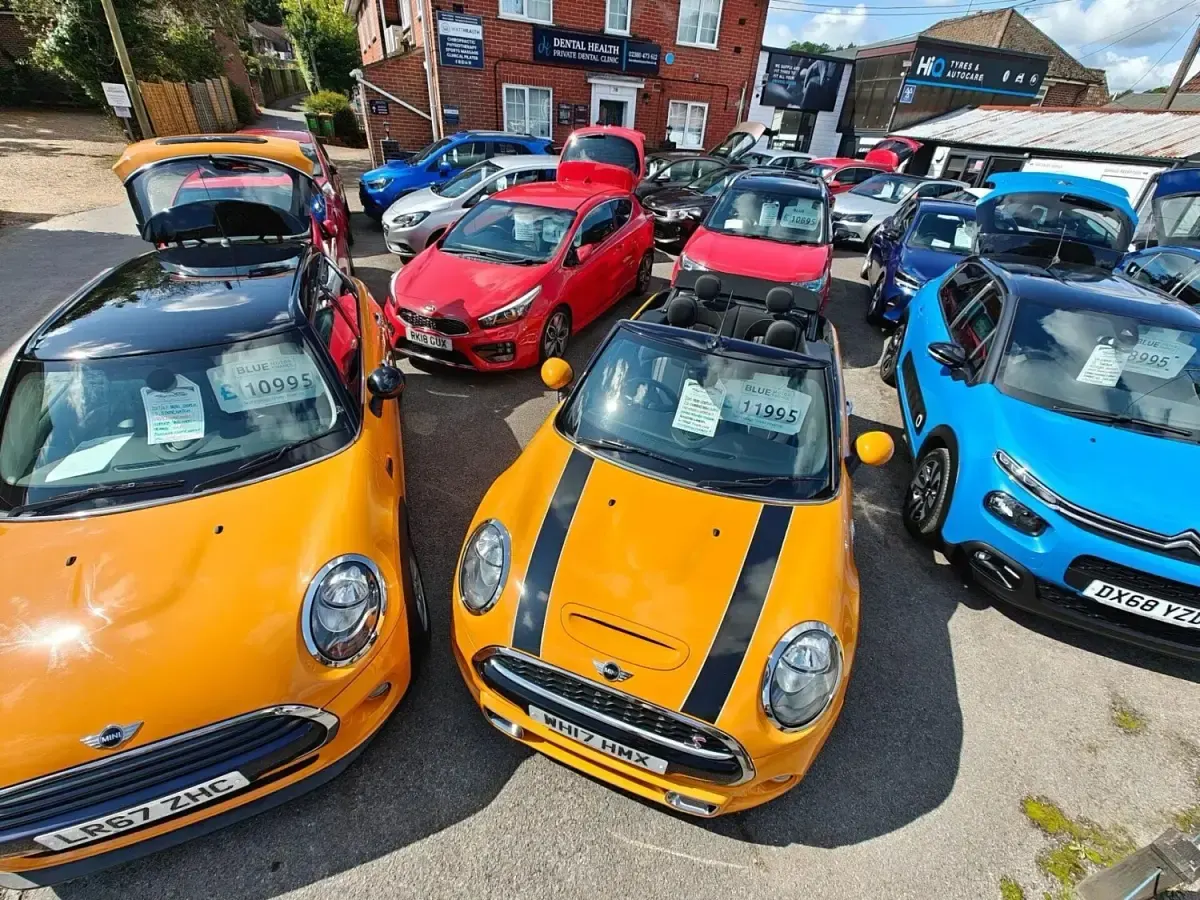 Usado Mini Cooper Hatch 136 CV (100 kW) 2017 Azul Utilitario