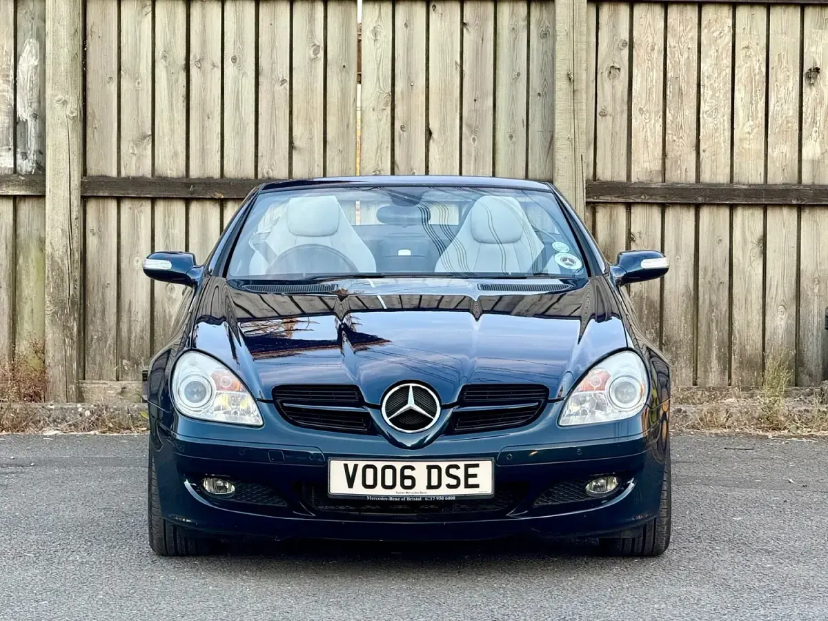 Used Mercedes SLK280 227 HP (166 kW) 2006 Blue Cabriolet