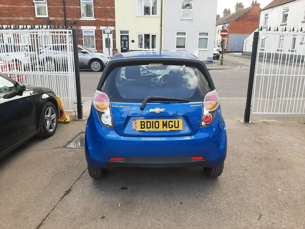 Used Chevrolet Spark 2010 Blue Hatchback