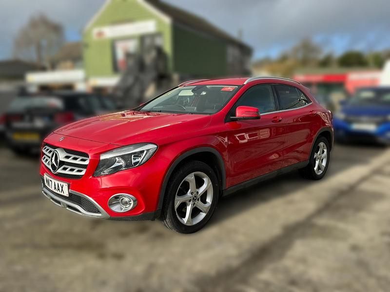 Used Mercedes GLA200 136 HP (100 kW) 2017 Red SUV