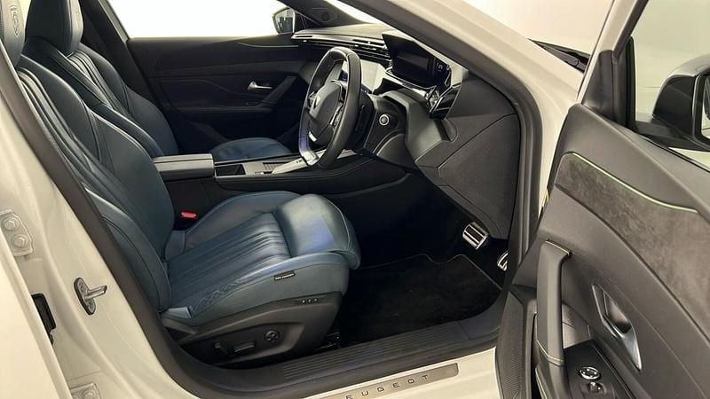 Used Peugeot 308 GT 131 HP (96 kW) 2022 Arctic white Hatchback