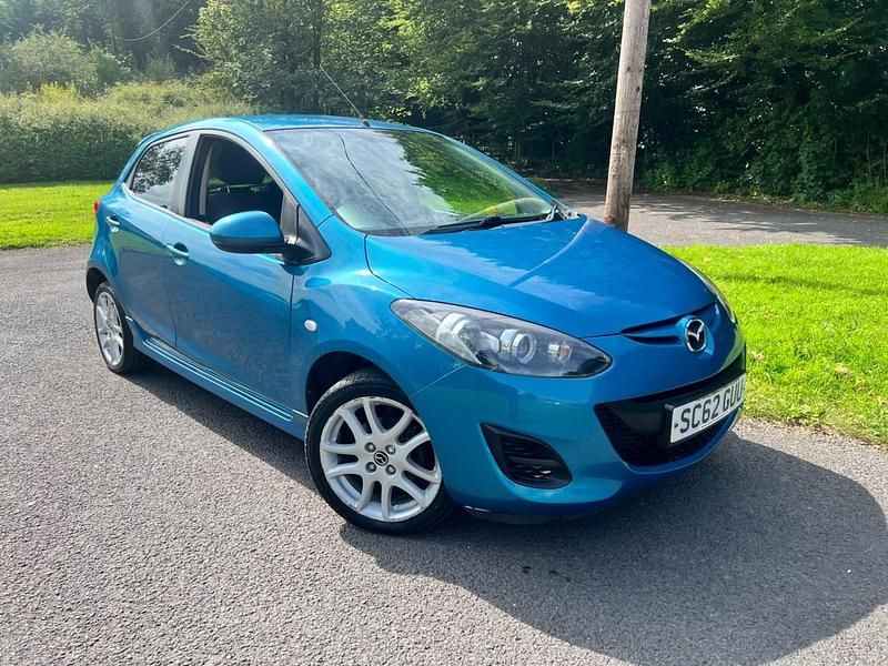 Usado Mazda 2 2013 Azul Citadino