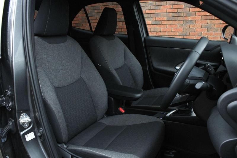 Used Toyota Yaris Hybrid Design 2022 Grey Hatchback