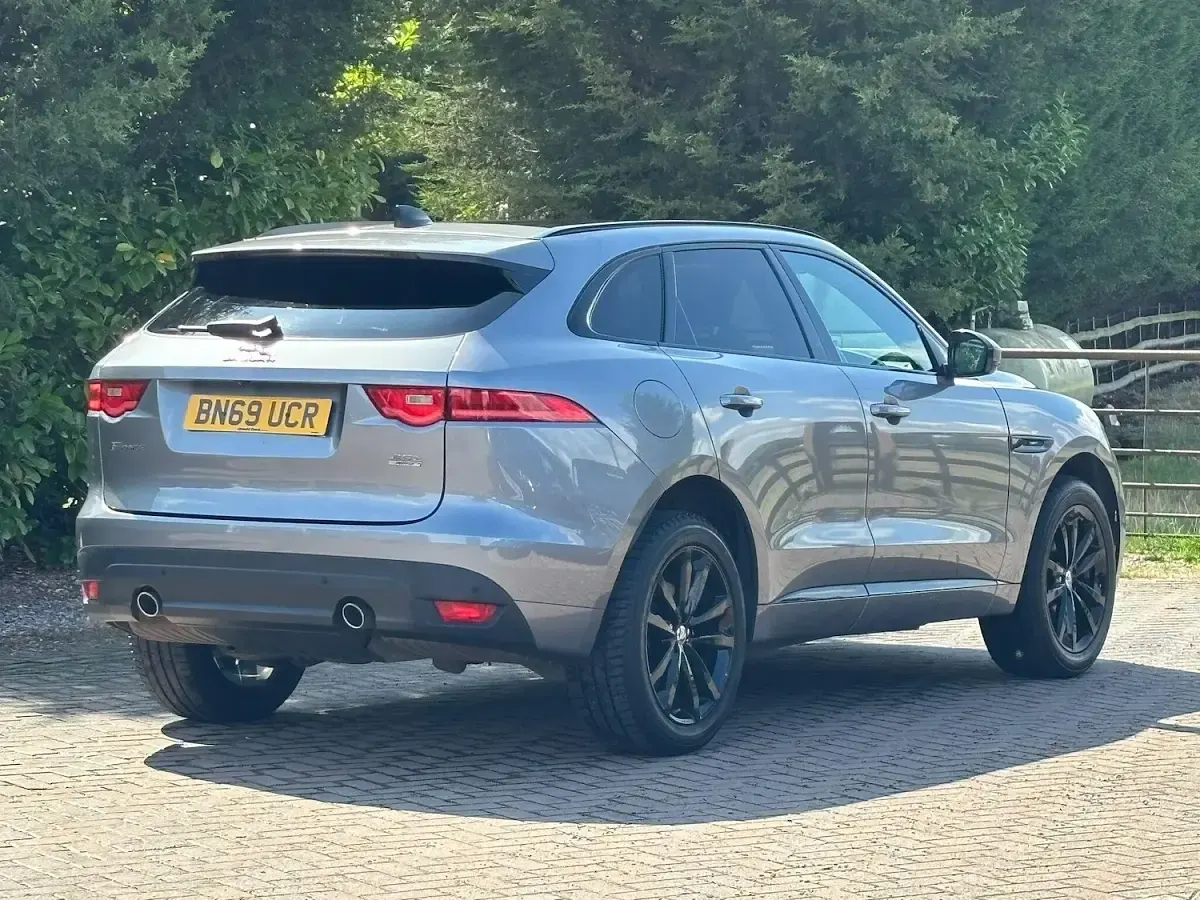 Used Jaguar F-Pace Chequered Flag 246 HP (180 kW) 2019 Grey SUV