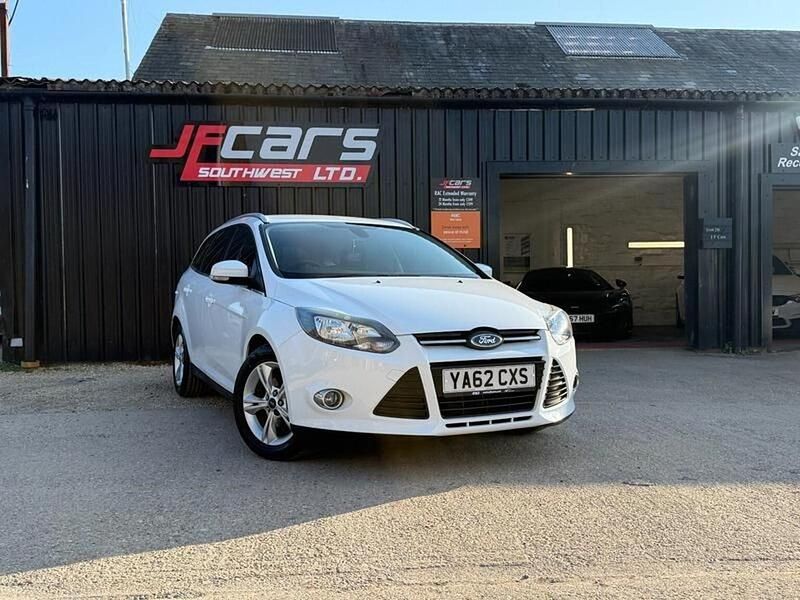 Used Ford Focus Zetec 125 HP (91 kW) 2013 White Estate