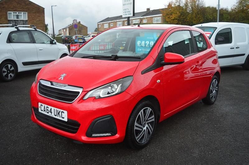 Used Peugeot 108 Active 68 HP (50 kW) 2015 Red Hatchback