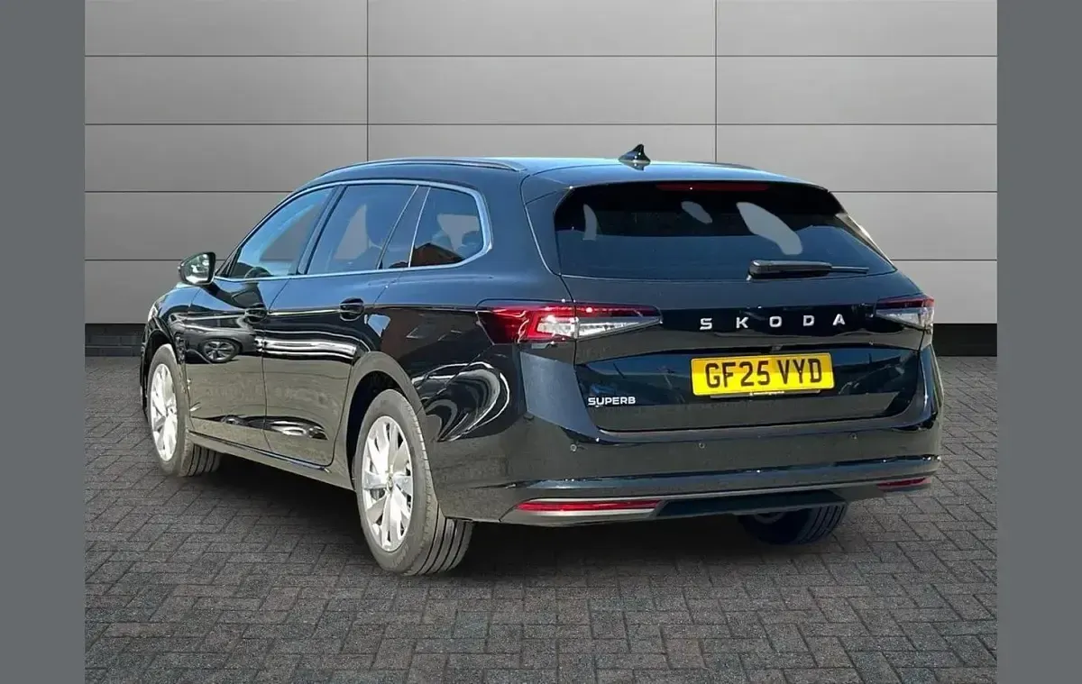Used Skoda Superb SE Technology 150 HP (110 kW) 2025 Midnight black metallic Estate