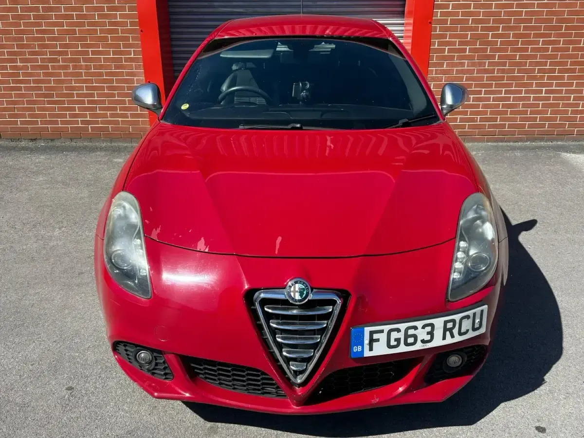 Begagnad Alfa Romeo Giulietta Veloce 105 HK (77 kW) 2013 Röd Halvkombi