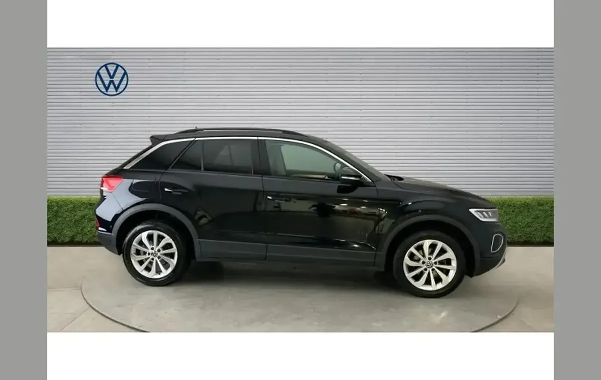 Used VW T-Roc Match 147 HP (108 kW) 2024 Black SUV