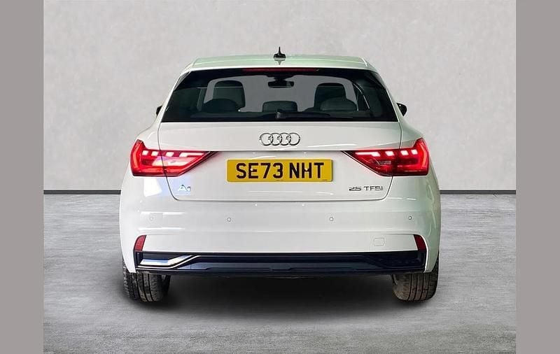 Used Audi A1 Sport 95 HP (69 kW) 2024 White SUV