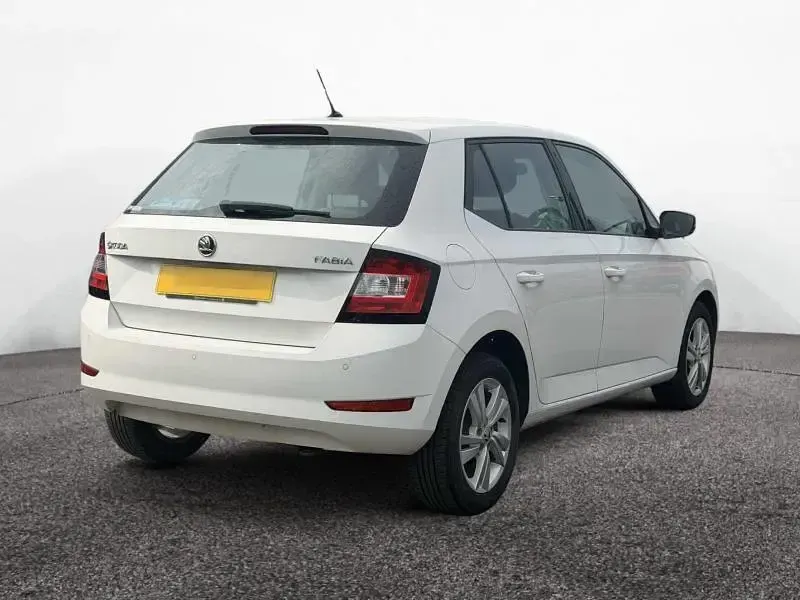 Used Skoda Fabia SE 55 HP (40 kW) 2019 White Hatchback