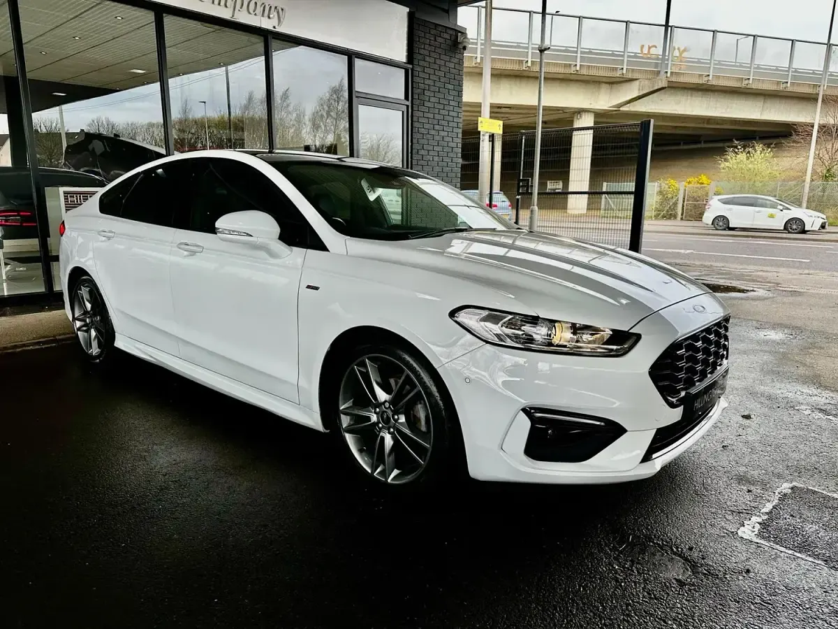Used Ford Mondeo ST-Line 190 HP (139 kW) 2019 White Hatchback