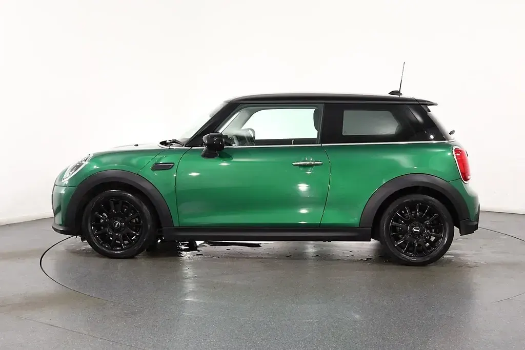 Usado Mini Cooper Classic 2023 Verde Utilitario