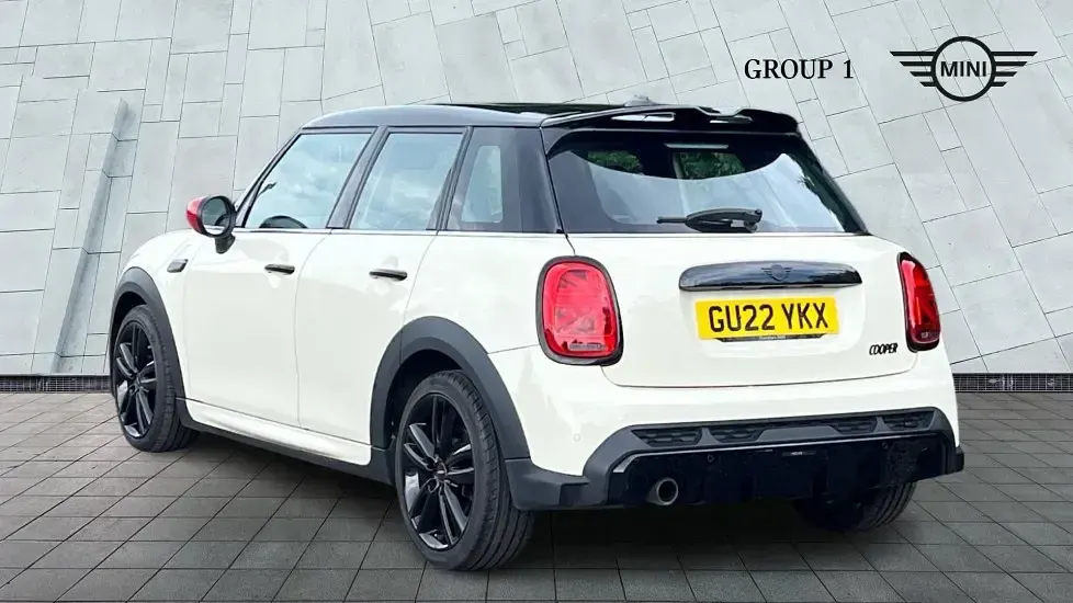 Used Mini Cooper Hatch 134 HP (98 kW) 2022 White Hatchback