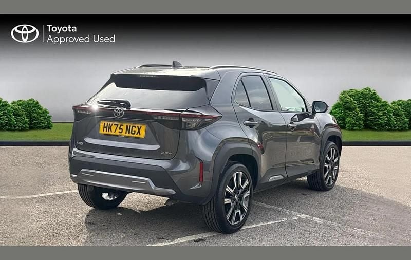 Used Toyota Yaris Cross 128 HP (94 kW) 2025 Grey SUV
