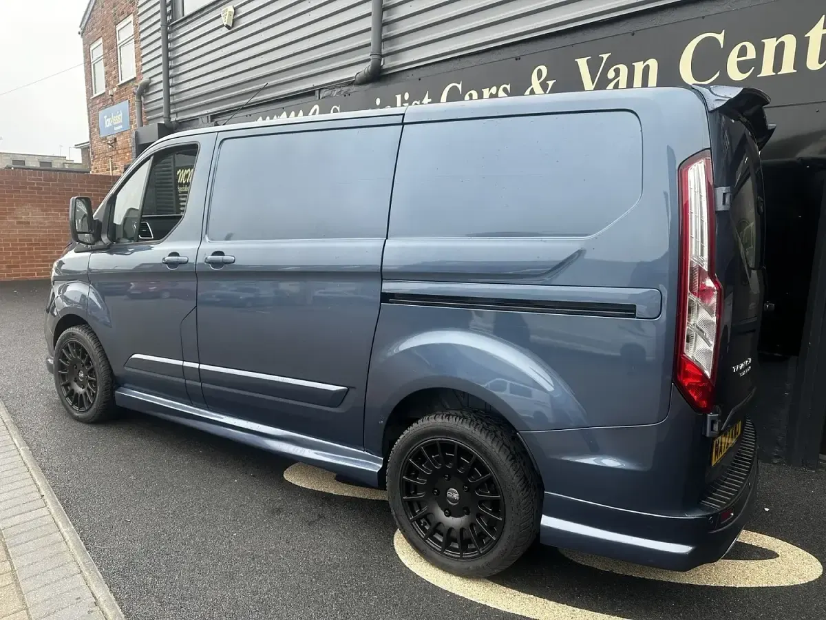 Used Ford Transit Custom Limited 130 HP (95 kW) 2022 Blue Van
