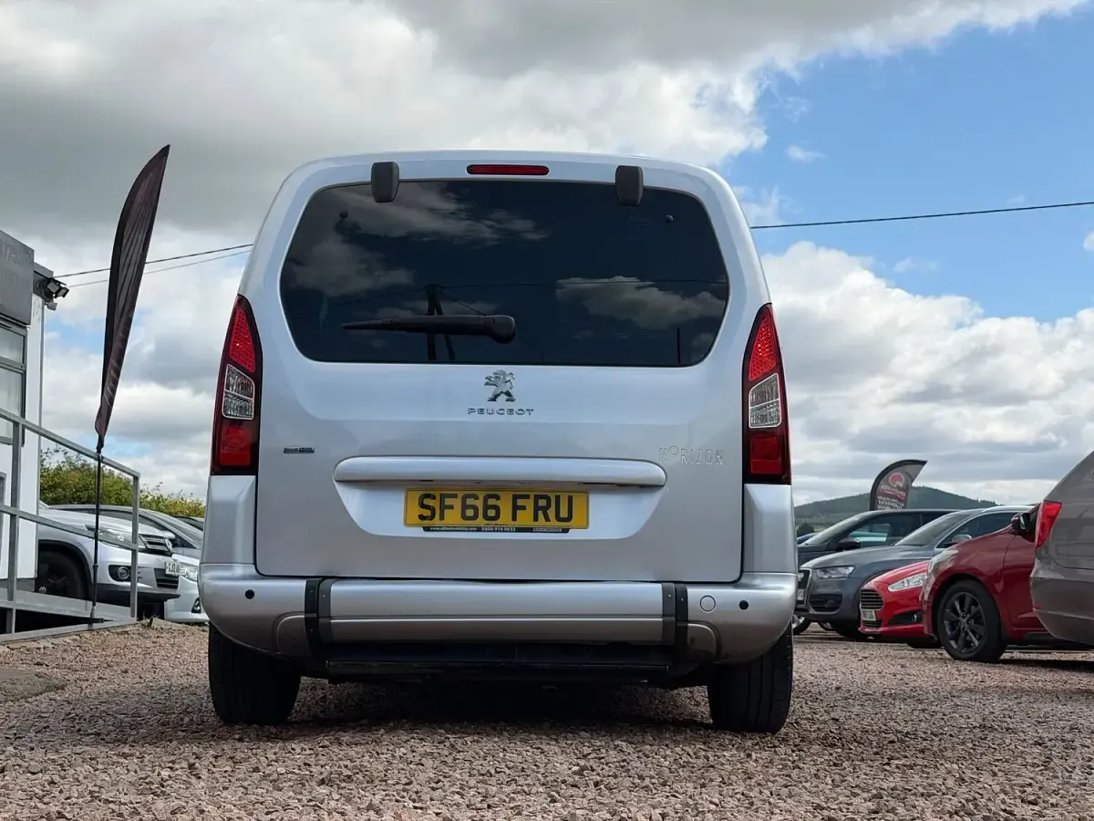 Used Peugeot TePee Allure 2016 Silver MPV