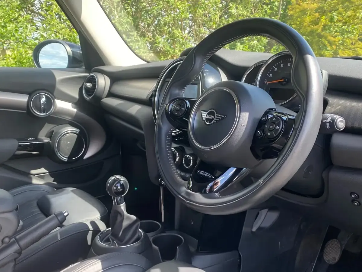Used Mini Cooper S Exclusive 2020 Pepper white Hatchback
