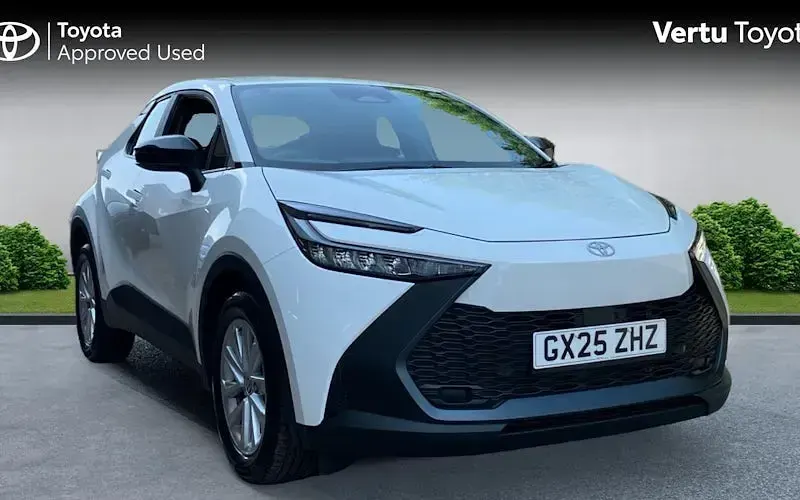 Used Toyota C-HR 140 HP (102 kW) 2025 SUV
