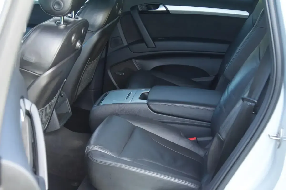 Usado Audi Q7 S-line plus 340 HP (250 kW) 2012 Prateado SUV