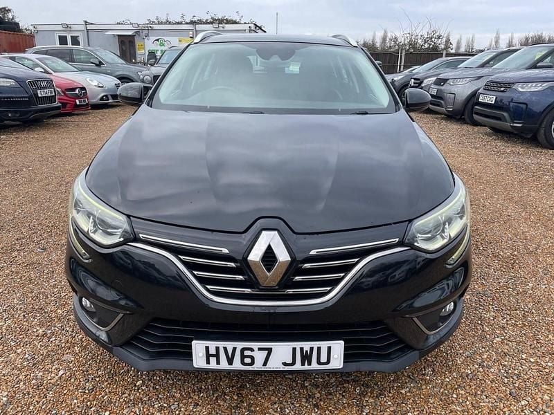Usado Renault Mégane GrandTour Dynamique 110 CV (80 kW) 2017 Negro Familiar
