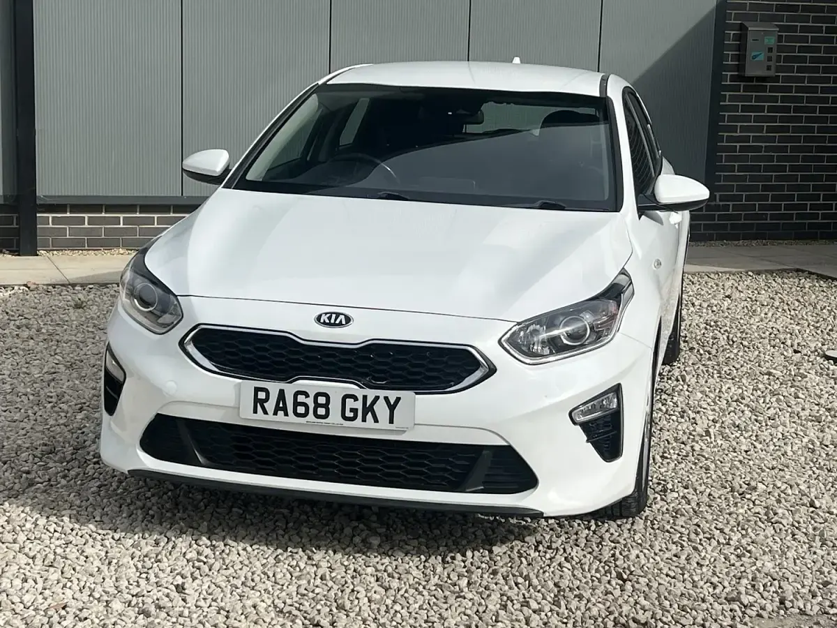 Used Kia Ceed 136 HP (100 kW) 2019 White Hatchback