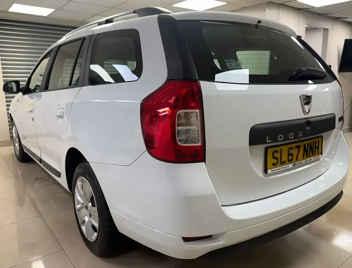 Used Dacia Logan MCV Lauréate 90 HP (66 kW) 2017 White Estate