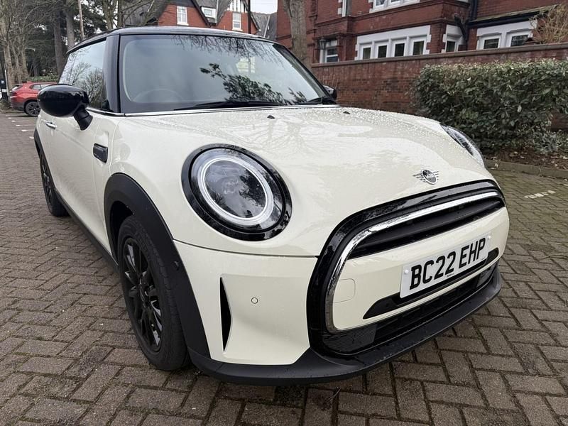 Used Mini Cooper Classic 2022 White Hatchback
