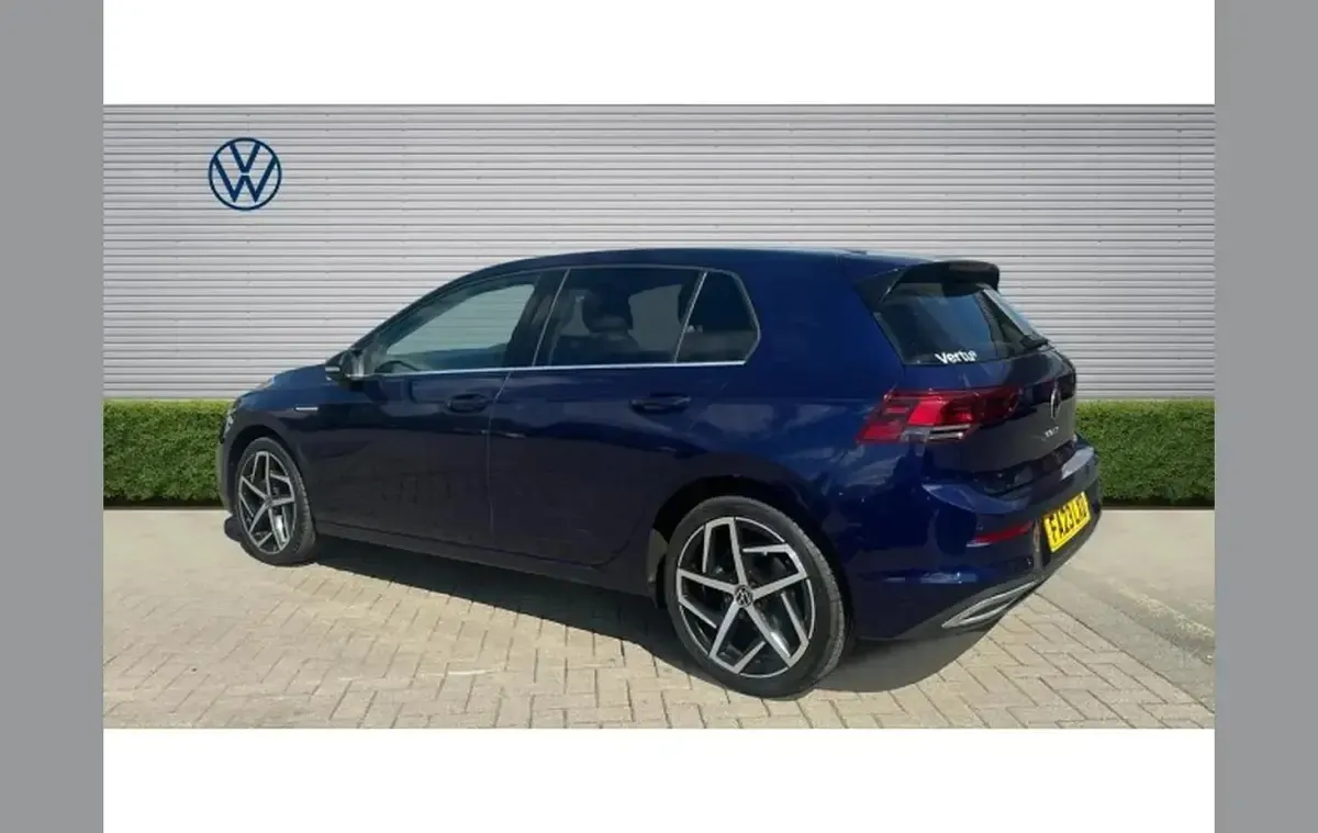 Used VW Golf VIII Style 128 HP (94 kW) 2023 Blue Hatchback