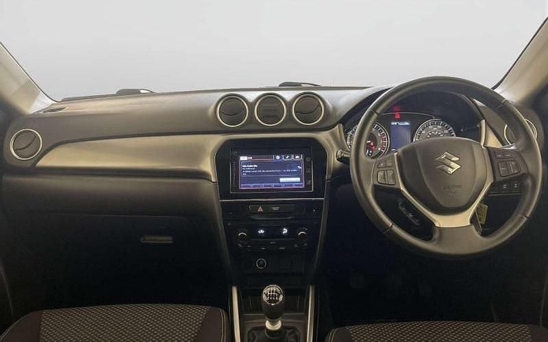 Used Suzuki Vitara SZ-T 140 HP (102 kW) 2019 White SUV