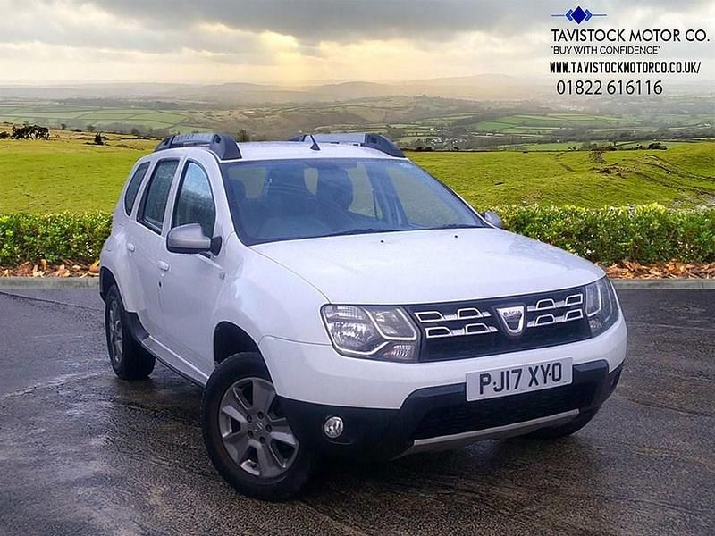 White Used 2017 Dacia Duster Lauréate Hatchback | £8,450 (Fair price) - Image 1/2
