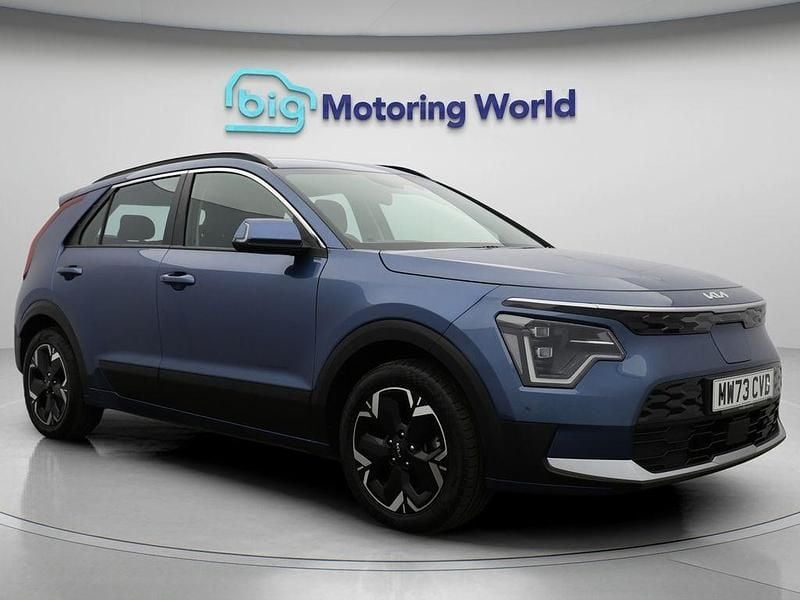 Blue Used 2023 Kia e-Niro SUV | £17,600 - Image 1/4