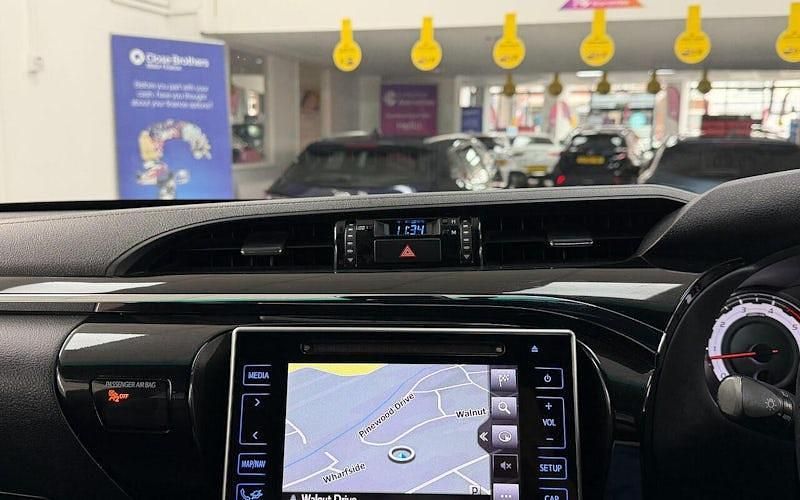 Used Toyota HiLux 150 HP (110 kW) 2020 Pickup