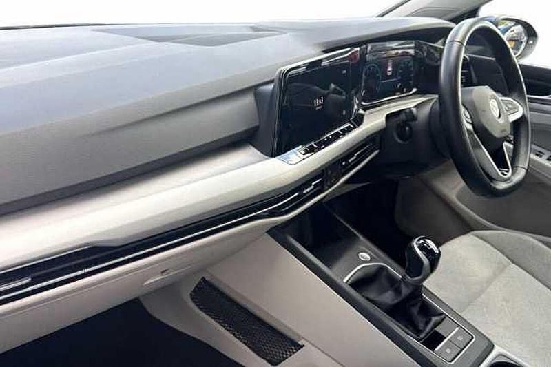 Begagnad VW Golf VIII 150 HK (110 kW) 2022