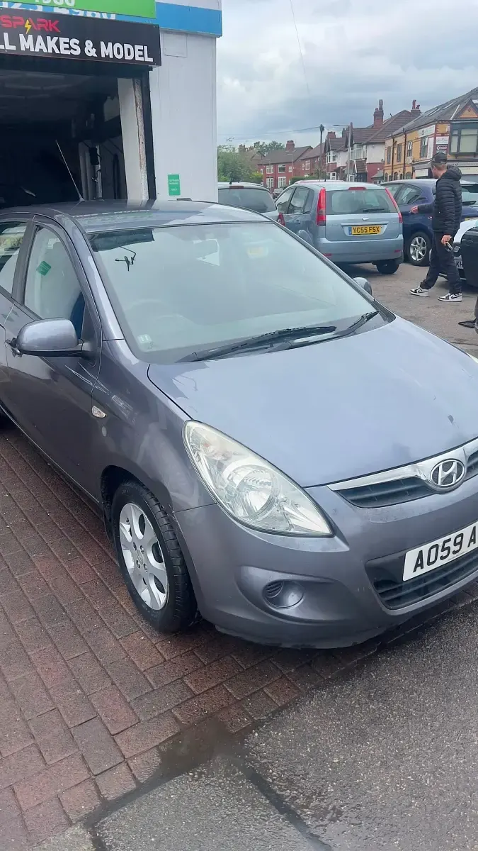 Used Hyundai i20 Comfort 101 HP (74 kW) 2009 Grey Hatchback