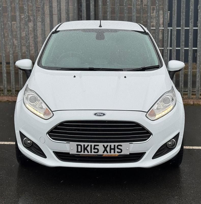 Usado Ford Fiesta Titanium X 95 CV (69 kW) 2015 Blanco Utilitario