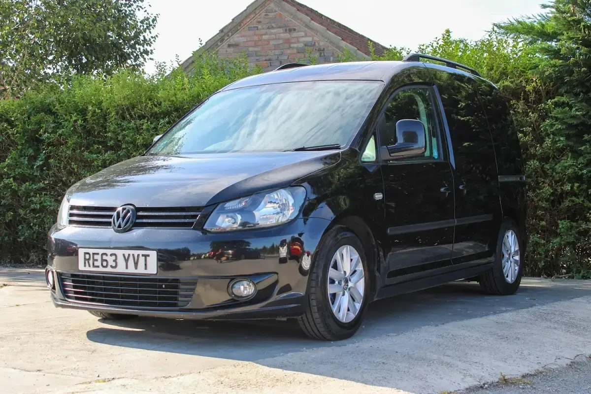 Used VW Caddy Highline 102 HP (75 kW) 2013 Black MPV