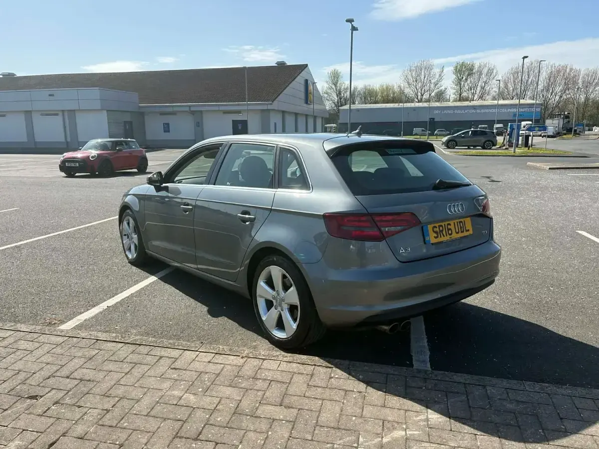 Usado Audi A3 Sport 2016 Cinzento Citadino