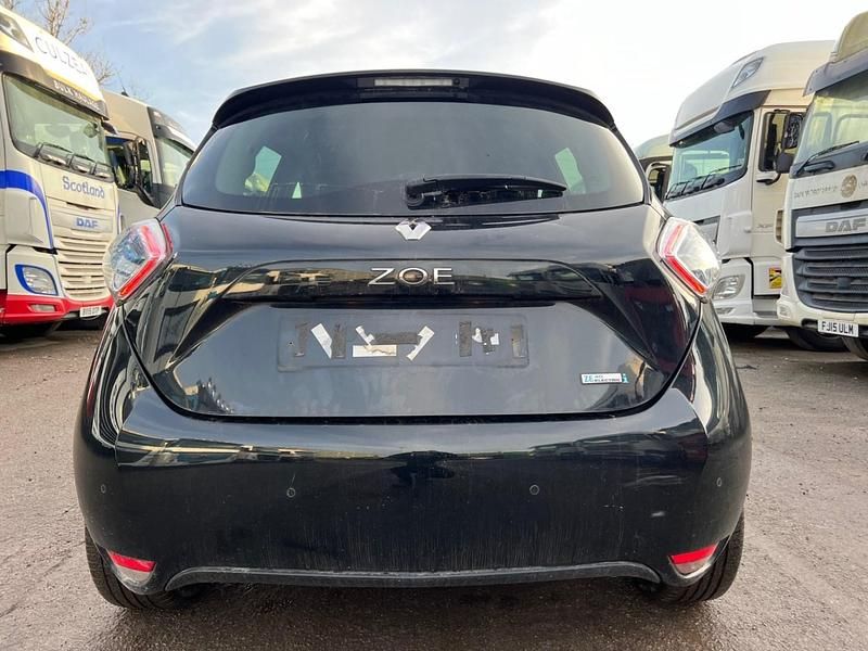 Used Renault Zoe Dynamique 67 kW (92 HP) 2018 Black Hatchback