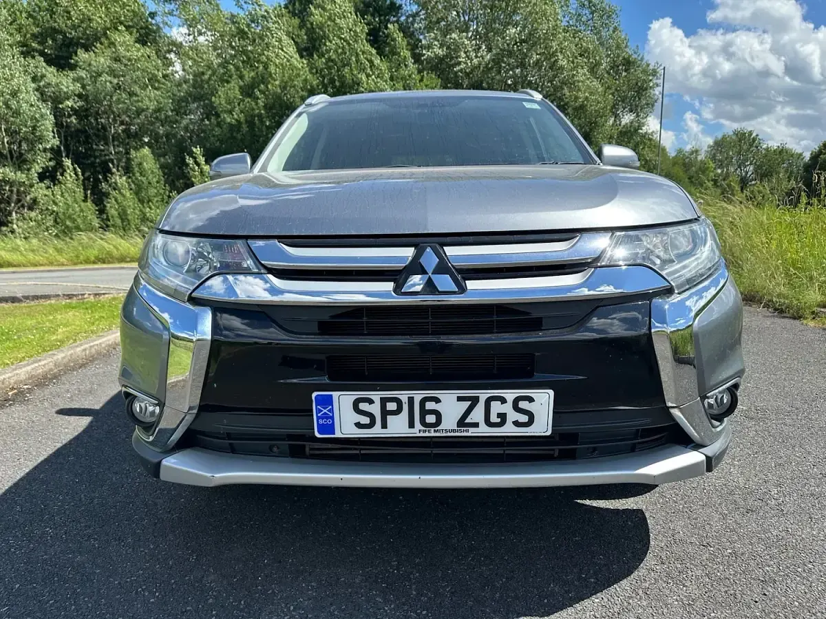 Used Mitsubishi Outlander 150 HP (110 kW) 2016 Grey SUV
