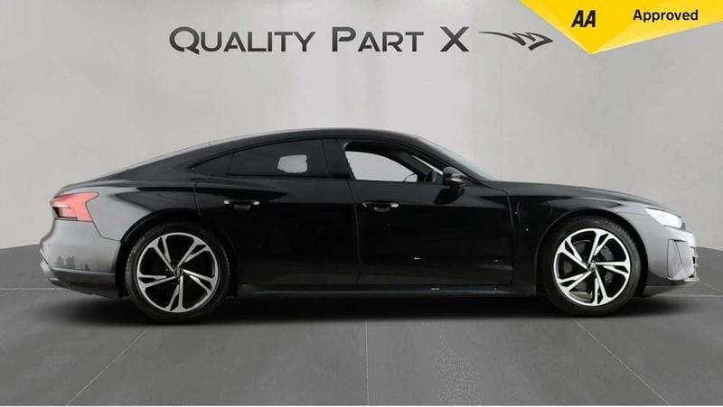 Used Audi e-tron GT quattro Comfort 430 kW (585 HP) 2021 Black Sedan