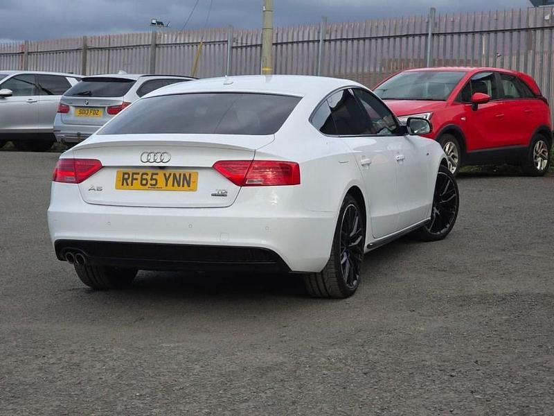 Begagnad Audi A5 Black Edition 2015 Vit Sportkupé