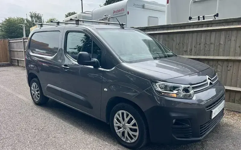 Used Citroën Berlingo Start 99 HP (72 kW) 2019 MPV