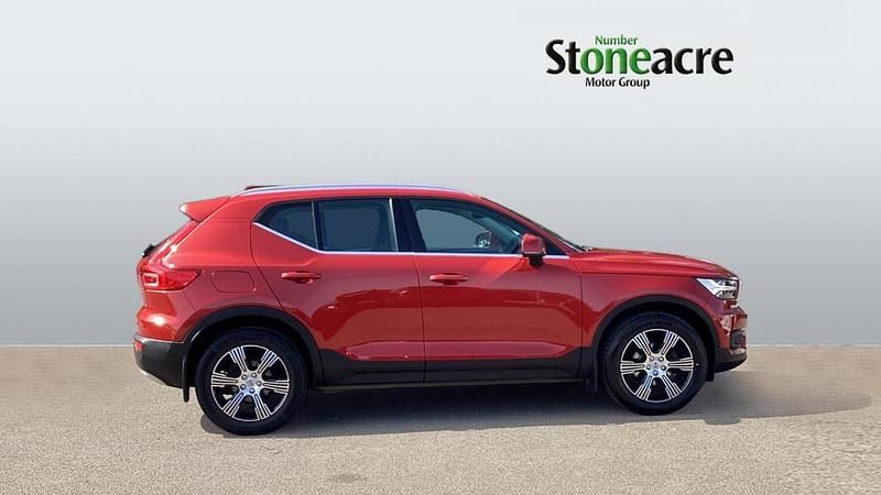 Used Volvo XC40 Inscription 161 HP (118 kW) 2020 Red SUV
