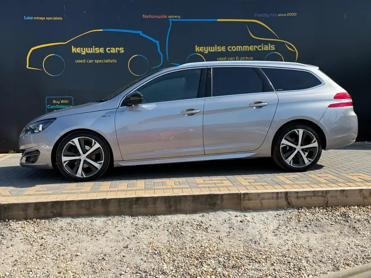 Usado Peugeot 308 GT-line 120 HP (88 kW) 2017 Cinzento Carrinha