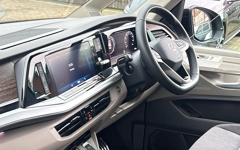 Used VW Multivan Style 150 HP (110 kW) 2025 Blue Van