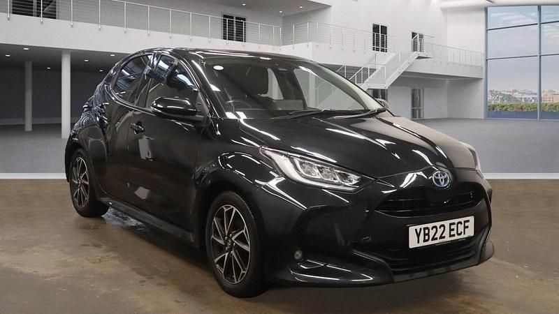 Black Used 2022 Toyota Yaris Hybrid Design Hatchback | £13,600 (Good price) - Image 1/4