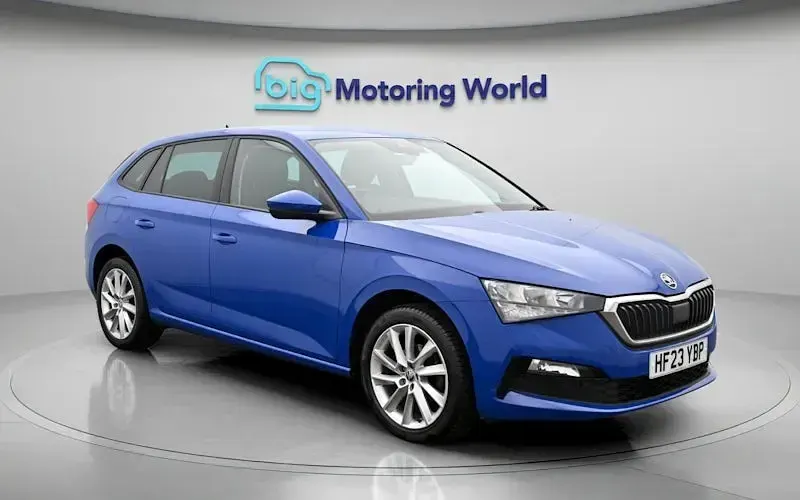 Usado Skoda Scala SE L 110 CV (80 kW) 2023 Azul Utilitario