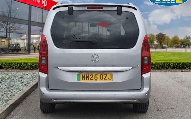 Used Vauxhall Combo Ultimate 100 kW (136 HP) 2026 MPV