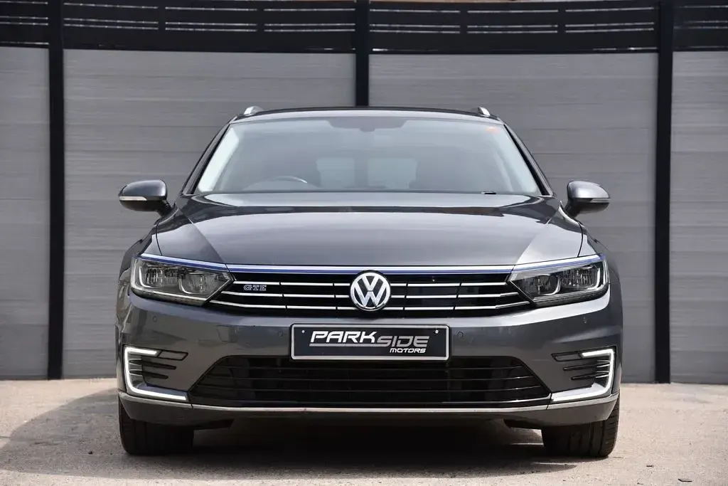 Used VW Passat GTE 218 HP (160 kW) 2017 Grey Estate